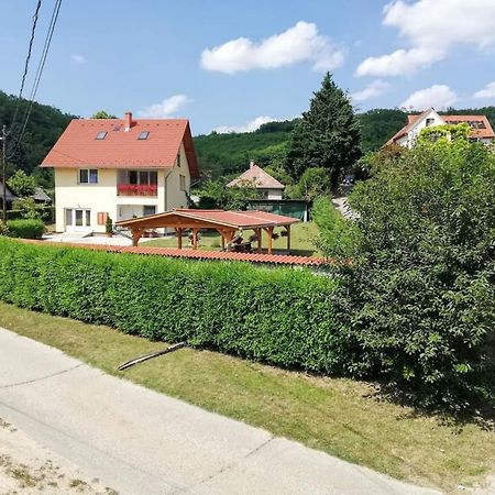 Lotuszvirag Vendeghaz Otel Szekszárd Dış mekan fotoğraf