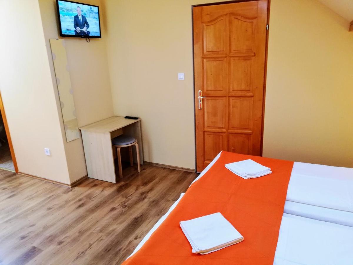 Lotuszvirag Vendeghaz Otel Szekszárd Dış mekan fotoğraf