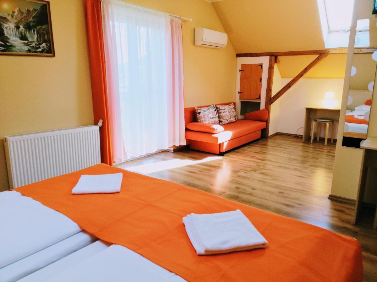 Lotuszvirag Vendeghaz Otel Szekszárd Dış mekan fotoğraf