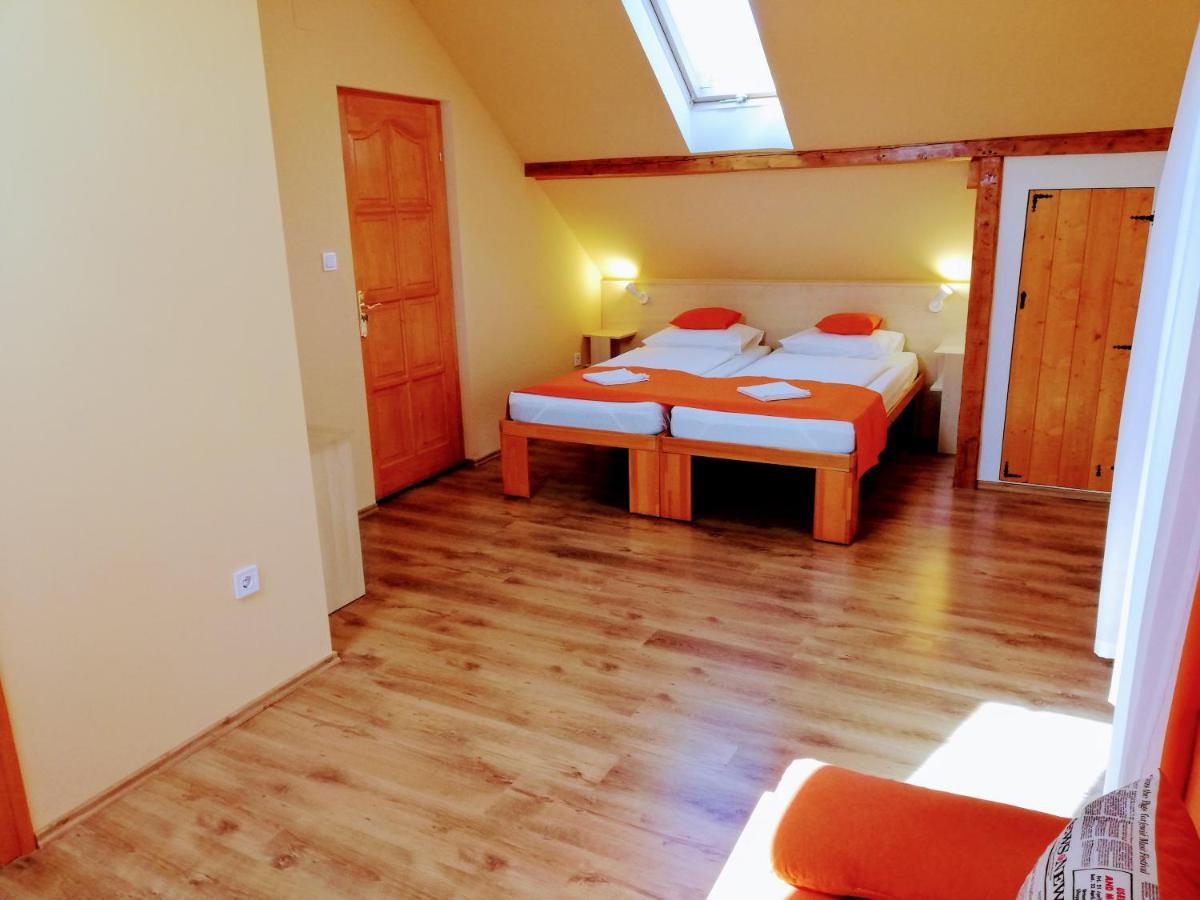 Lotuszvirag Vendeghaz Otel Szekszárd Dış mekan fotoğraf