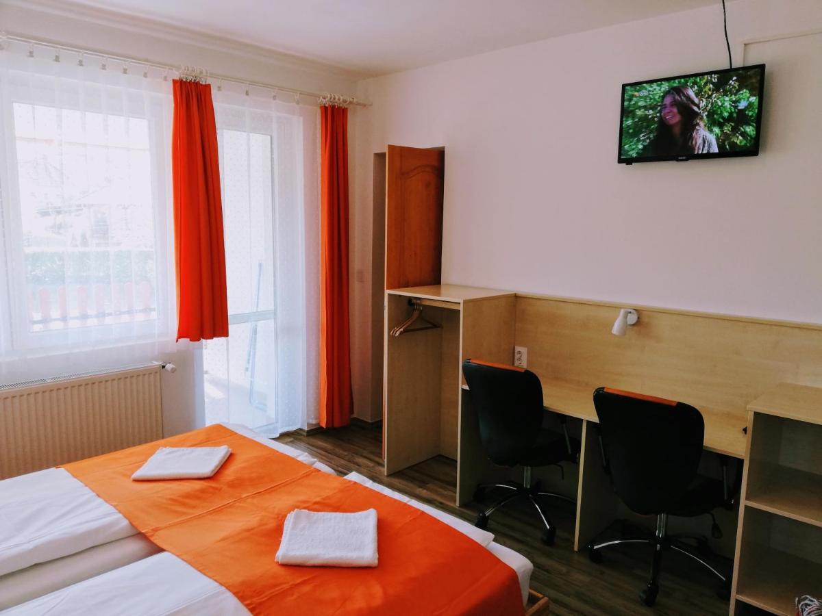 Lotuszvirag Vendeghaz Otel Szekszárd Dış mekan fotoğraf